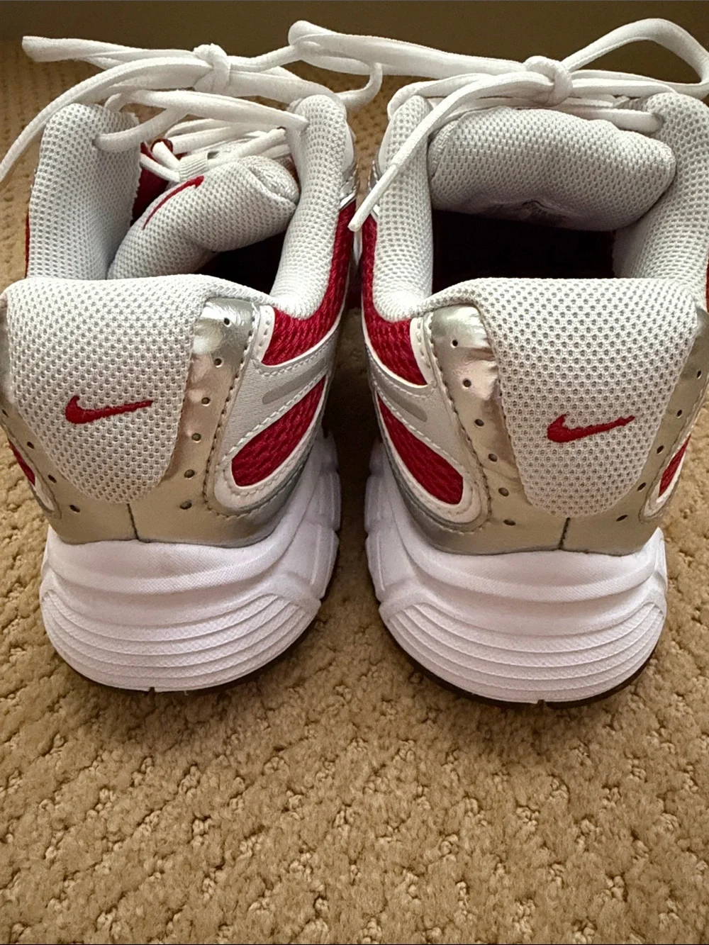 Nike V5 RNR Sneakers Shoes, Size 7.5M/9W